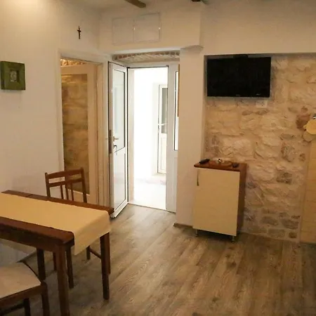 Seka Apartman *