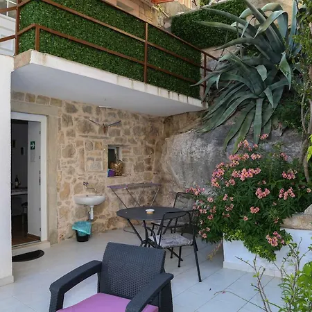 Seka Apartman Hvar Town