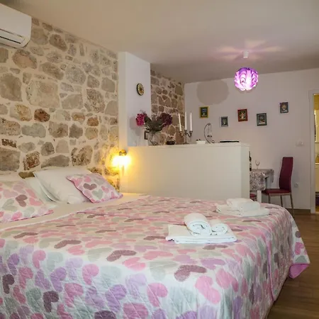 Seka Apartman *