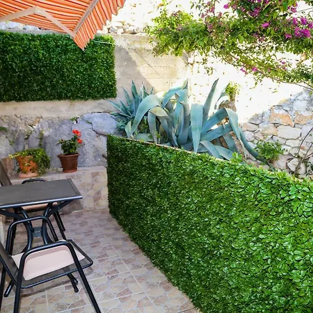 Seka Διαμέρισμα *